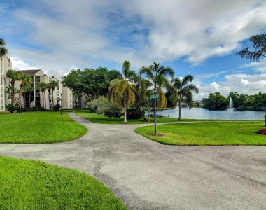 1915 Lavers Circle - Photo Thumbnail 43