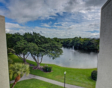 1915 Lavers Circle - Photo Thumbnail 38