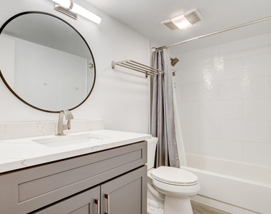 1915 Lavers Circle - Photo Thumbnail 31