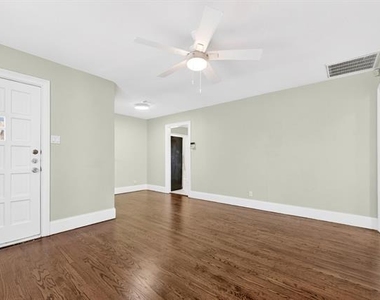 10922 Castolon Drive - Photo Thumbnail 5