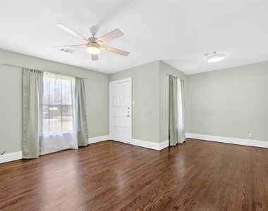10922 Castolon Drive - Photo Thumbnail 6