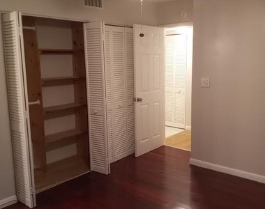 512 Gardens Drive - Photo Thumbnail 10