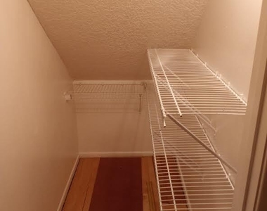512 Gardens Drive - Photo Thumbnail 23