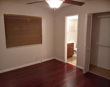 512 Gardens Drive - Photo Thumbnail 11