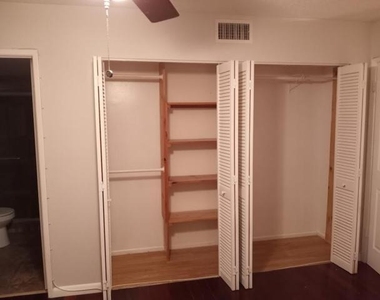 512 Gardens Drive - Photo Thumbnail 9