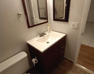 512 Gardens Drive - Photo Thumbnail 18
