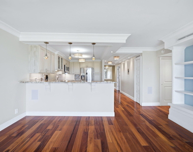 2901 S Palm Aire Drive - Photo Thumbnail 18