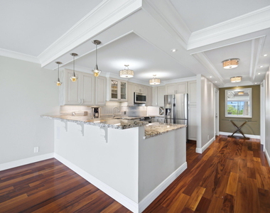 2901 S Palm Aire Drive - Photo Thumbnail 4
