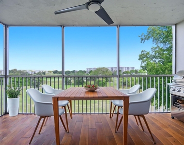 2901 S Palm Aire Drive - Photo Thumbnail 31