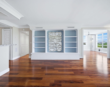 2901 S Palm Aire Drive - Photo Thumbnail 8