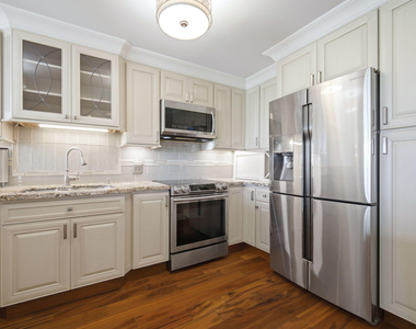 2901 S Palm Aire Drive - Photo Thumbnail 2