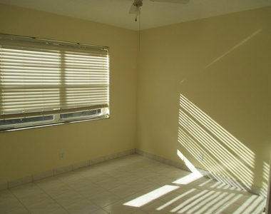 200 Lake Carol Drive - Photo Thumbnail 7
