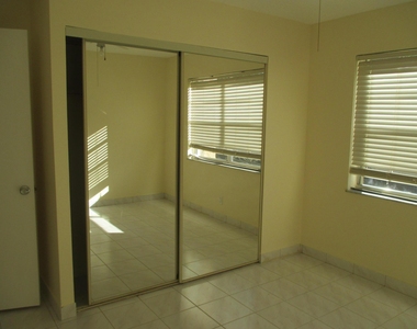 200 Lake Carol Drive - Photo Thumbnail 8