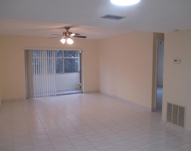200 Lake Carol Drive - Photo Thumbnail 4