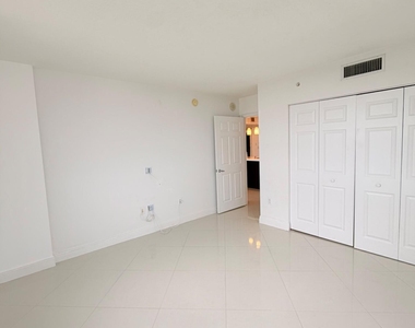 3232 Coral Way - Photo Thumbnail 8