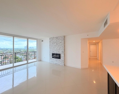 3232 Coral Way - Photo Thumbnail 12
