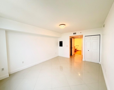 3232 Coral Way - Photo Thumbnail 6