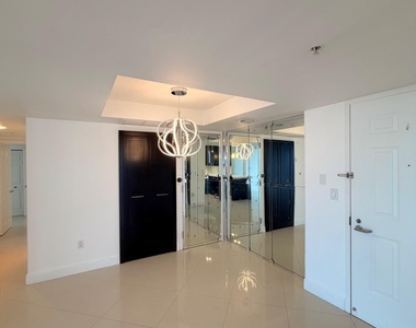 3232 Coral Way - Photo Thumbnail 14