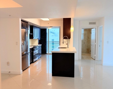 3232 Coral Way - Photo Thumbnail 2