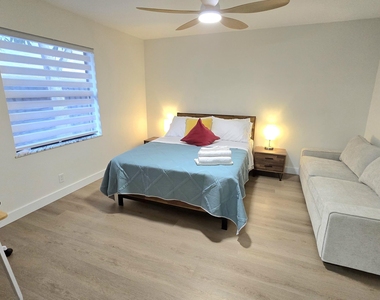 1236 Ne 12th Avenue - Photo Thumbnail 11