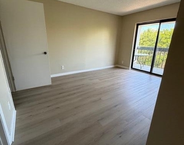 1720 N Congress Avenue - Photo Thumbnail 11