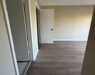 1720 N Congress Avenue - Photo Thumbnail 10