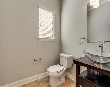 4432 Bowser Avenue - Photo Thumbnail 7
