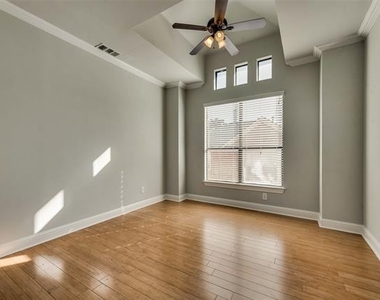 4432 Bowser Avenue - Photo Thumbnail 10