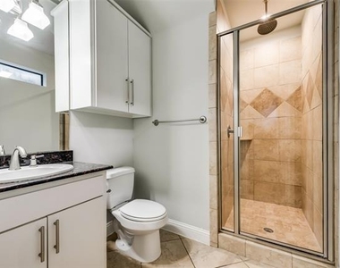 4432 Bowser Avenue - Photo Thumbnail 6