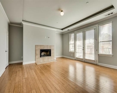 4432 Bowser Avenue - Photo Thumbnail 8