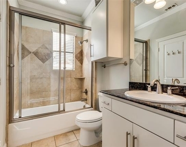 4432 Bowser Avenue - Photo Thumbnail 13