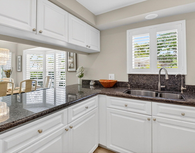 75 Venetian Drive - Photo Thumbnail 14