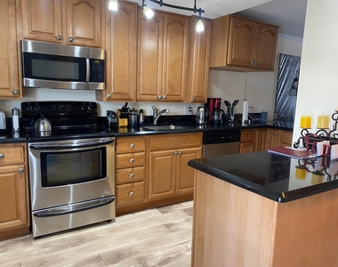 3 Royal Palm Way - Photo Thumbnail 5