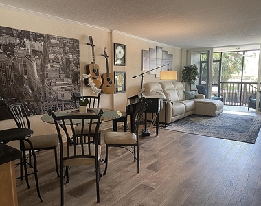 3 Royal Palm Way - Photo Thumbnail 7