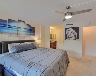 3 Royal Palm Way - Photo Thumbnail 21