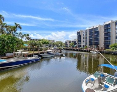 3 Royal Palm Way - Photo Thumbnail 16