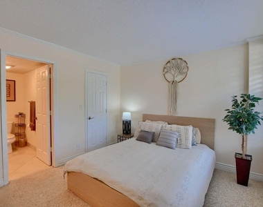 3 Royal Palm Way - Photo Thumbnail 28