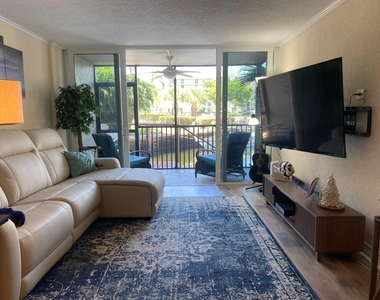 3 Royal Palm Way - Photo Thumbnail 9