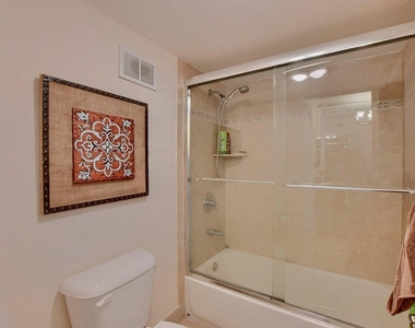 3 Royal Palm Way - Photo Thumbnail 24