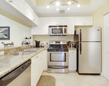 2802 Sarento Place - Photo Thumbnail 12
