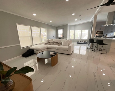 920 Sun Acres Lane - Photo Thumbnail 5