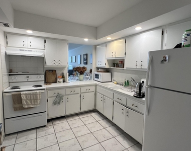 1301 Ne Miami Gardens Drive - Photo Thumbnail 10