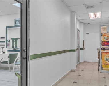 1301 Ne Miami Gardens Drive - Photo Thumbnail 18