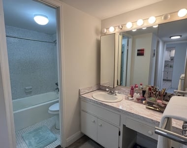 1301 Ne Miami Gardens Drive - Photo Thumbnail 4