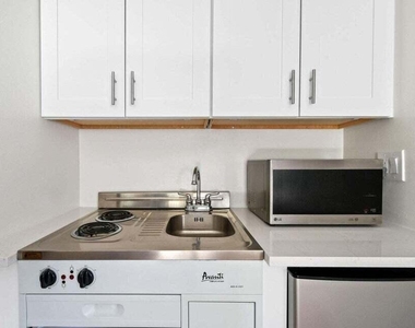 11863 Wimbledon Circle - Photo Thumbnail 6