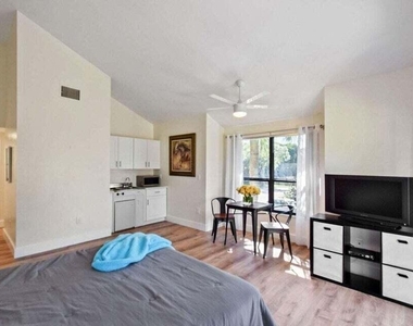 11863 Wimbledon Circle - Photo Thumbnail 1