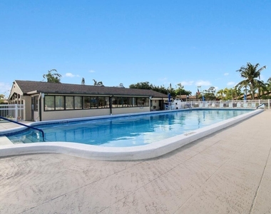 407 Pine Glen Lane - Photo Thumbnail 22