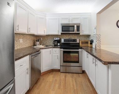 407 Pine Glen Lane - Photo Thumbnail 9
