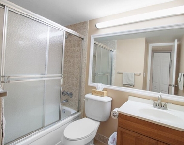 407 Pine Glen Lane - Photo Thumbnail 17