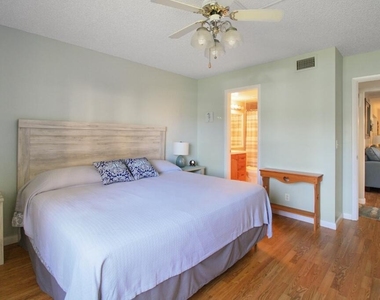 407 Pine Glen Lane - Photo Thumbnail 14